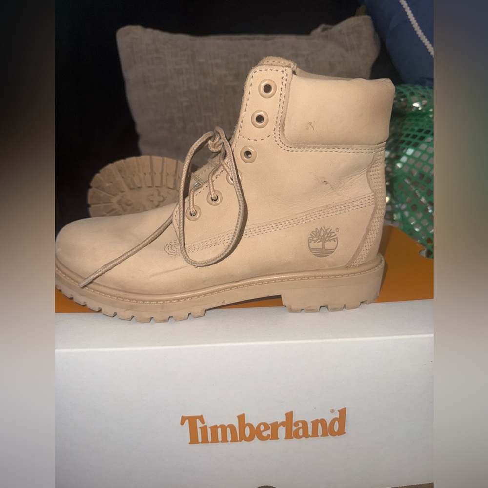 Brand new Timberland Beige Boots